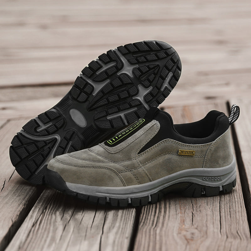 Anti-slip hiking shoe