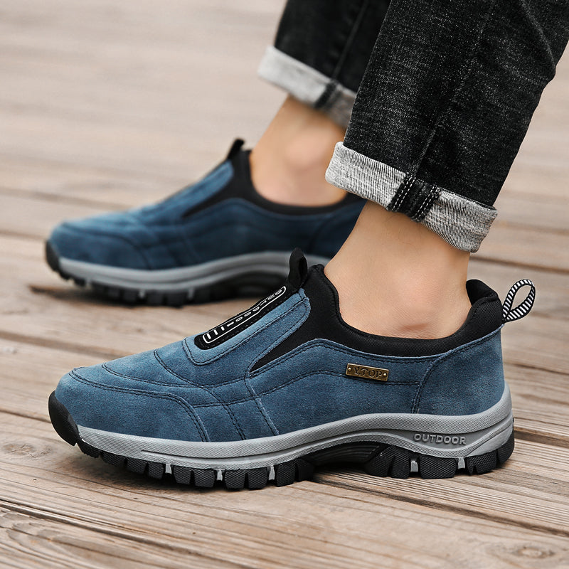 Anti-slip hiking shoe