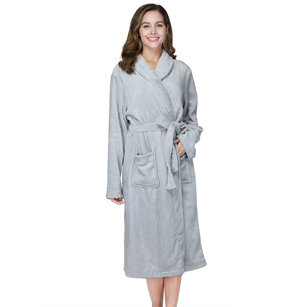 Damen-Bademantel aus flauschigem Fleece – Knöchellanger Winterflanellbademantel mit Schalkragen, Taschen und verstellbarem Gürtel 